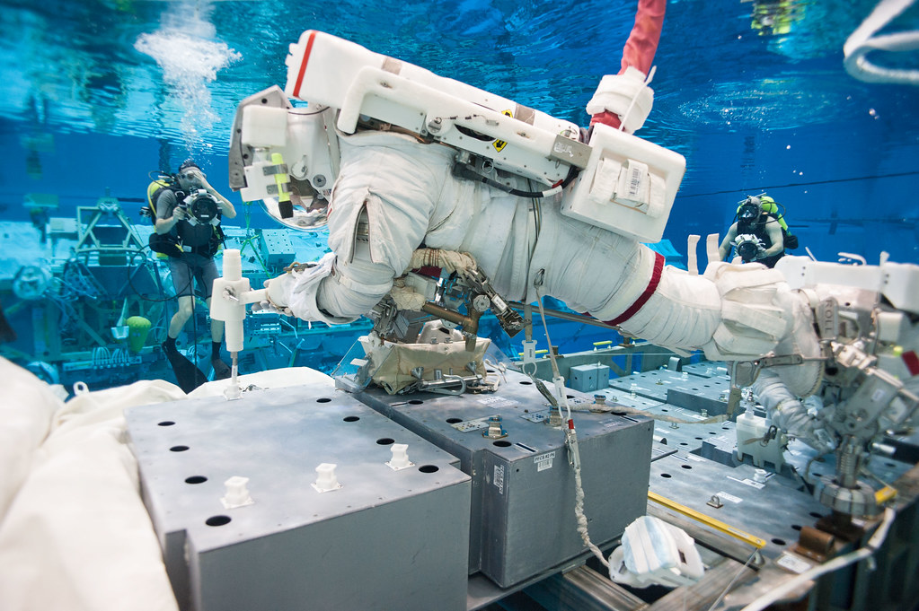 Astronauts Evaluate Ammonia Spacewalk Procedures